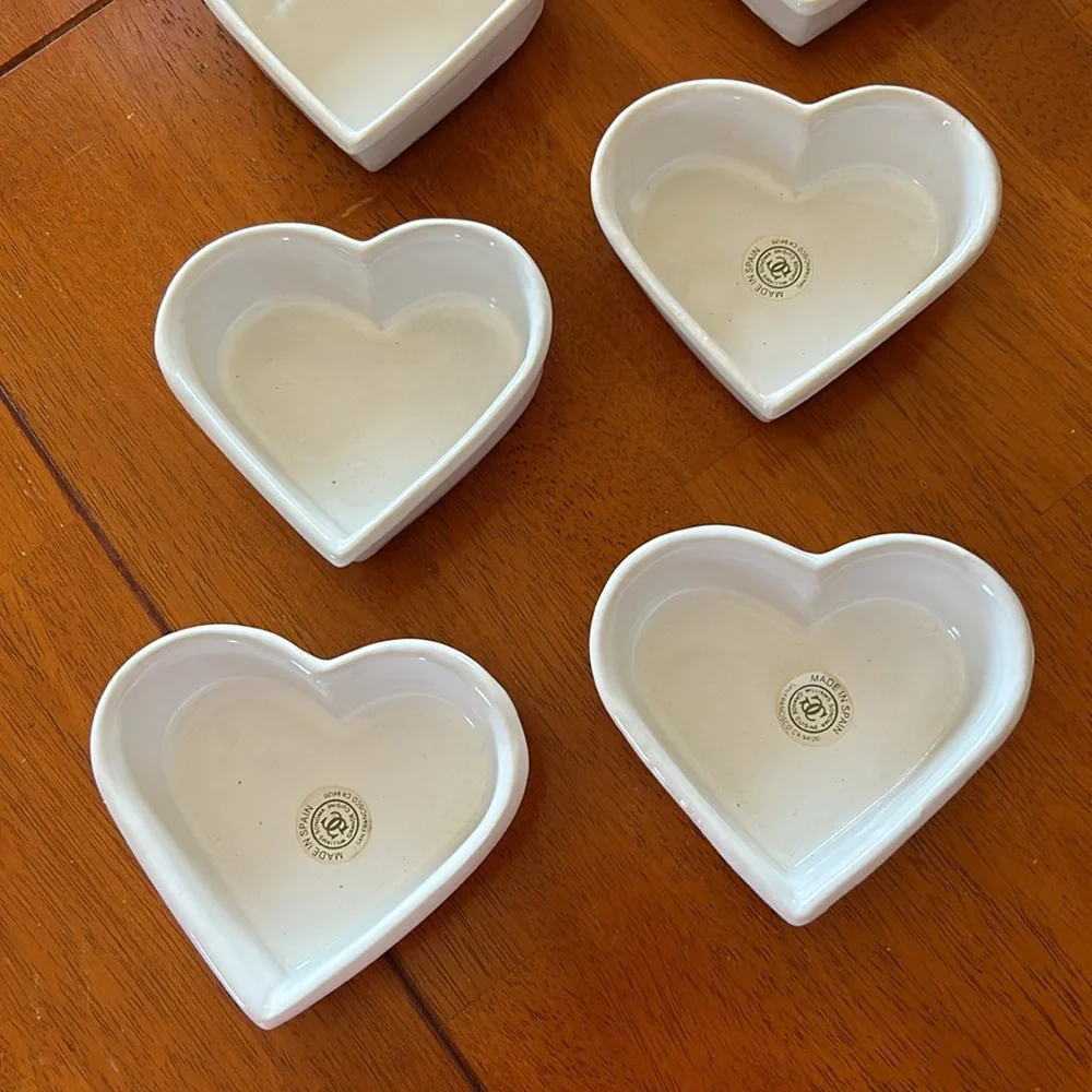Williams Sonoma set of 6 Creme Brûlée ceramic hearts & heart shape iron