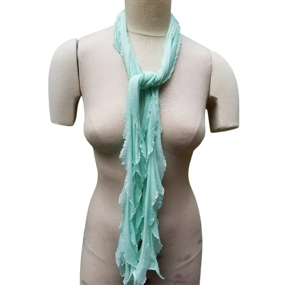 AIR Artsy Accessories yarn worn center