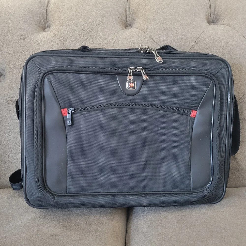 SwissGear by Wenger Laptop Shoulder Bag Black
