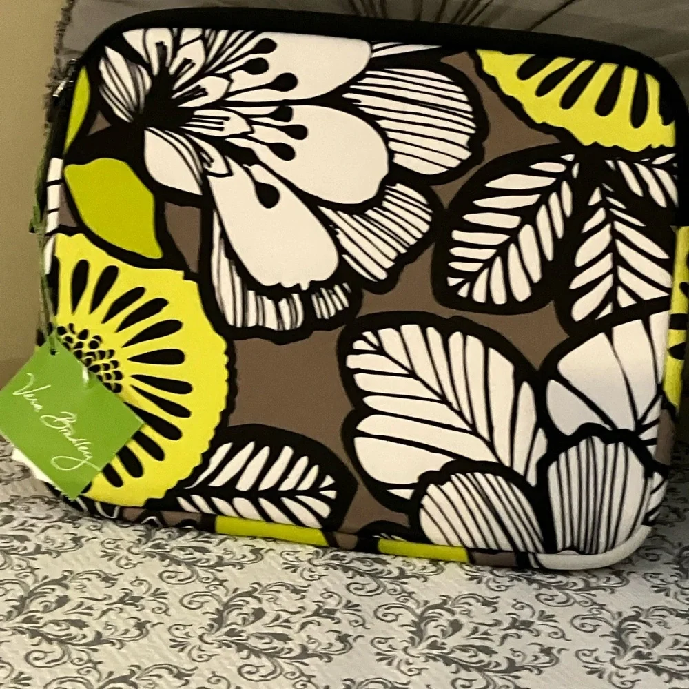 Vera Bradley nwt tablet bag