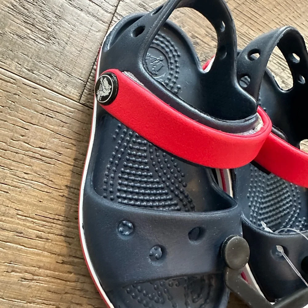 CROCS nwt
