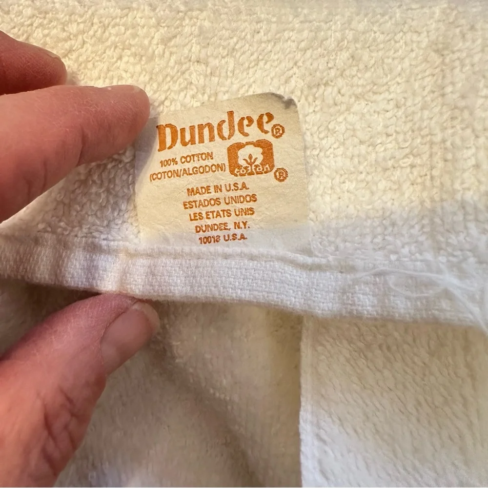 Dundee awesome laying