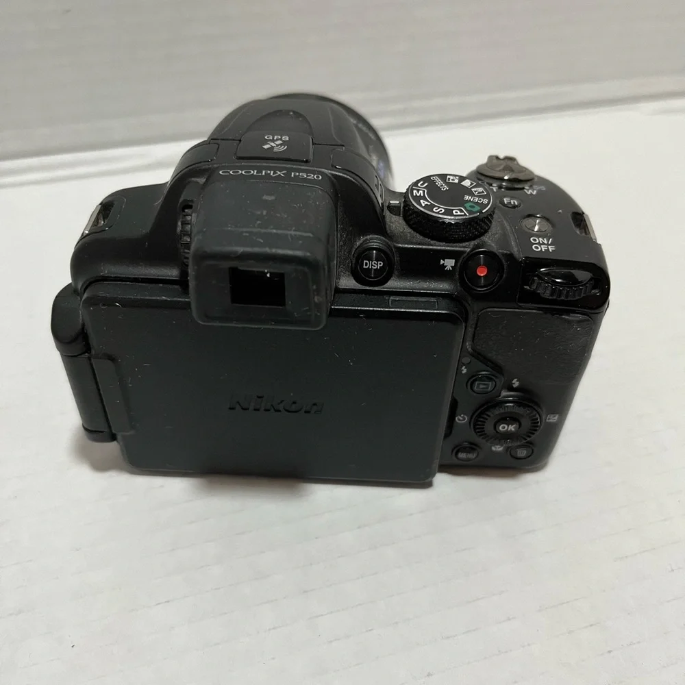 Nikon this black