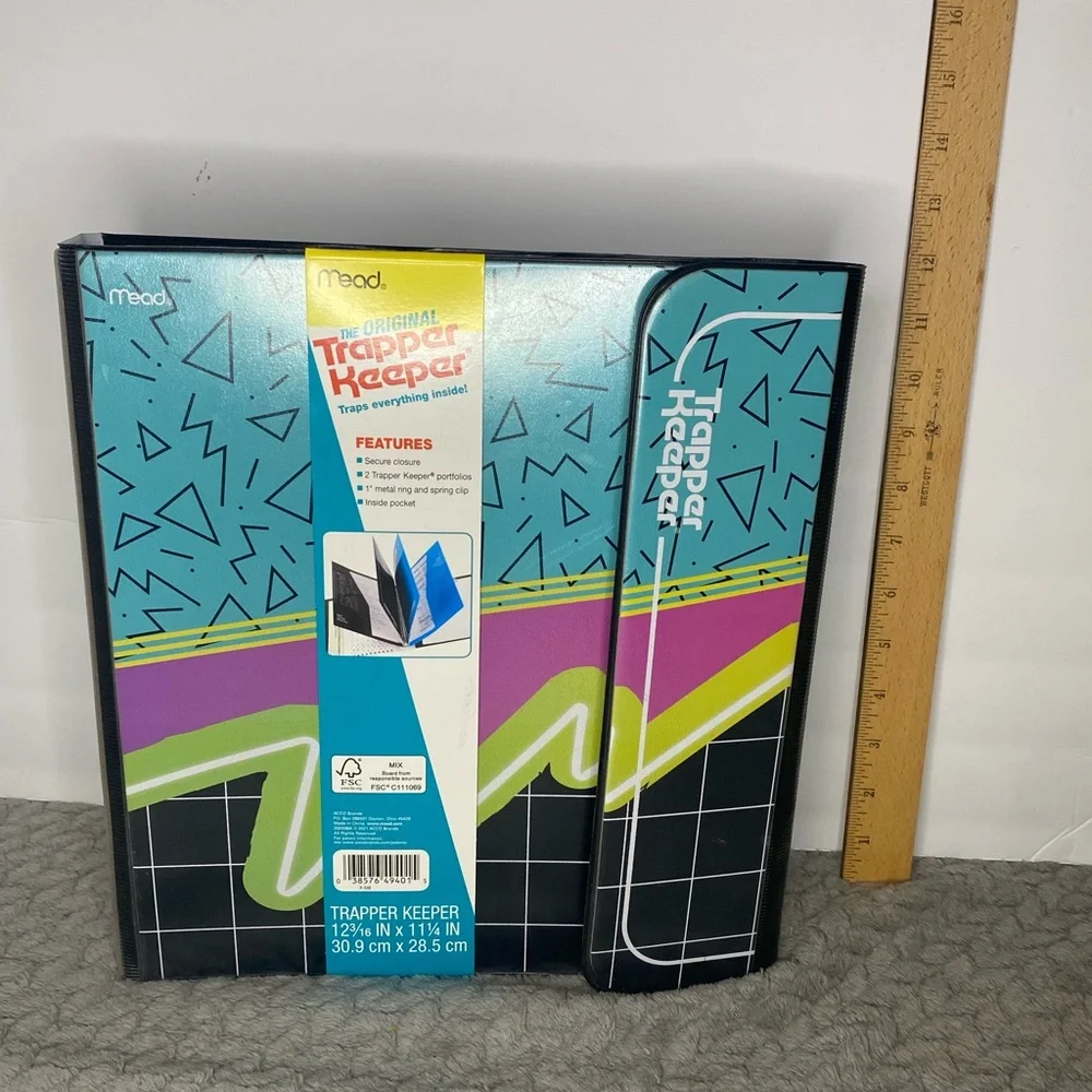 Retro style TrapperKeeper with inserts