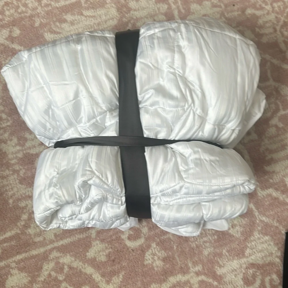 Never used queen size mattress cover