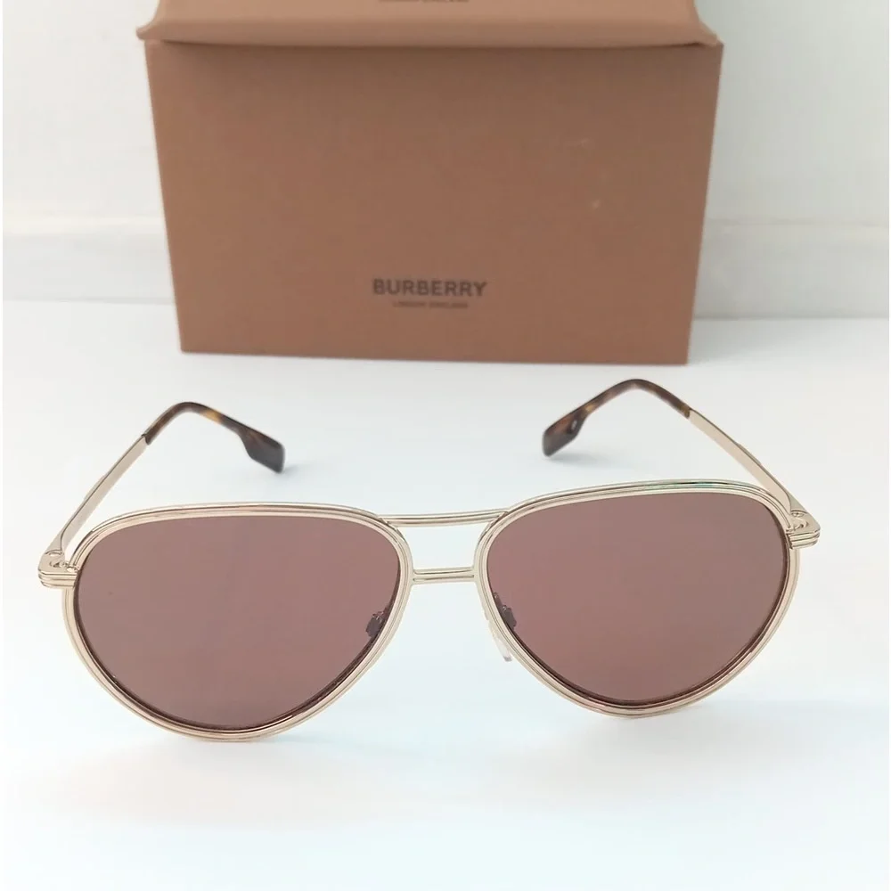 Burberry classic pilot