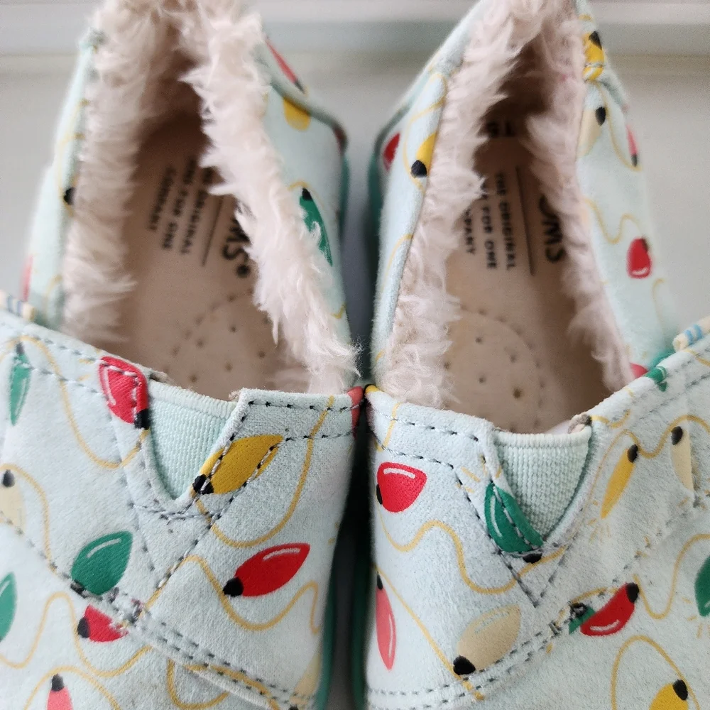TOMs Kids Toddlers Christmas Lights Patterned Lined Slippers Size 5T
