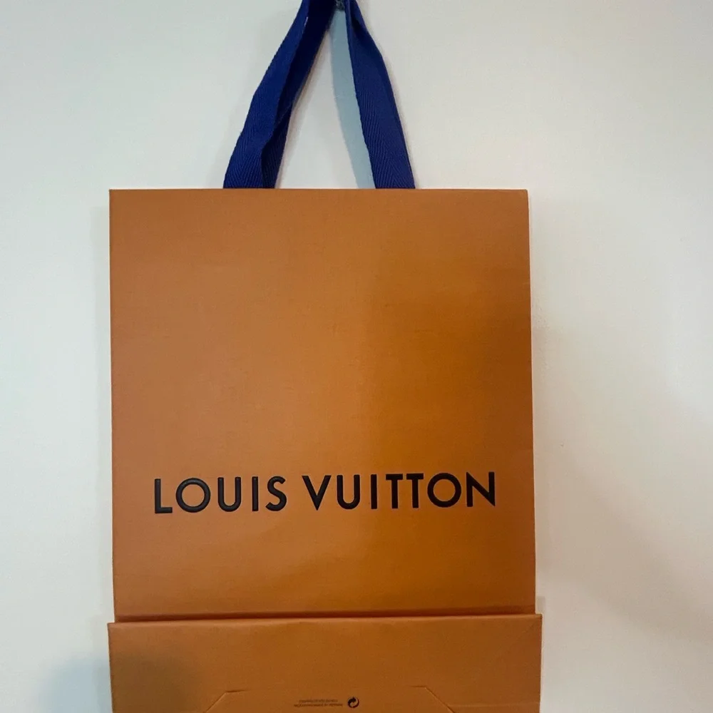 Louis Vuitton gift pictures bag