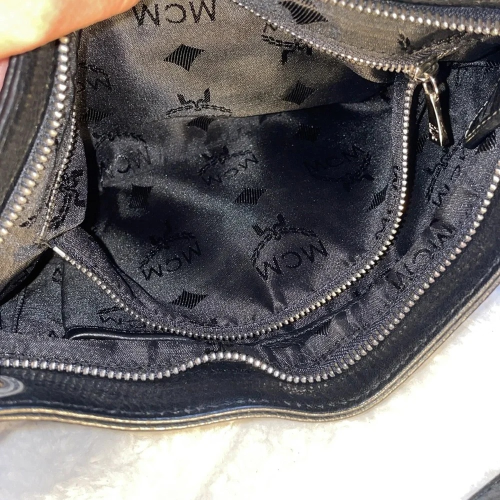 Mcm leather bag in great condition no call outs.