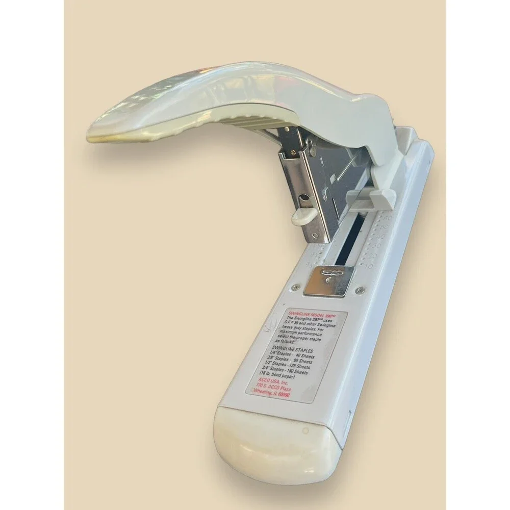 Swingline Model 390 Heavy Duty Stapler 160 Sheet Capacity 1/4 to 3/4 Staples