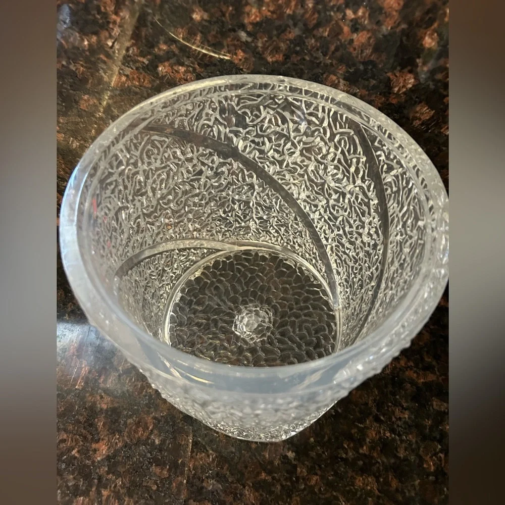 Mid-Century Modern textured Lucite ice bucket in the style of Wilardy ci…