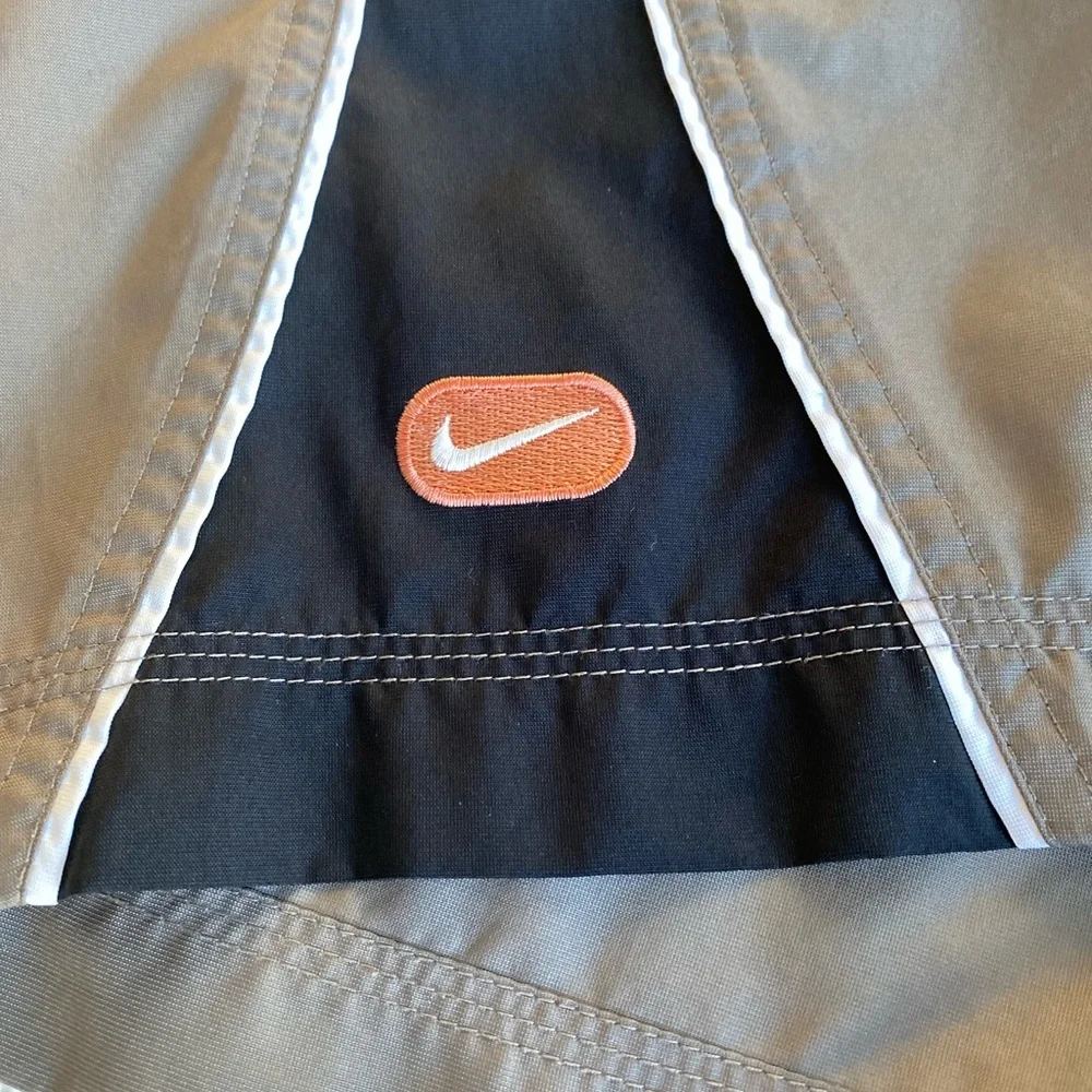 Nike brown black
