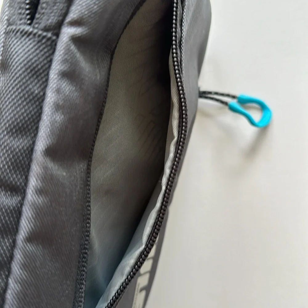 Thule ipad charger storage