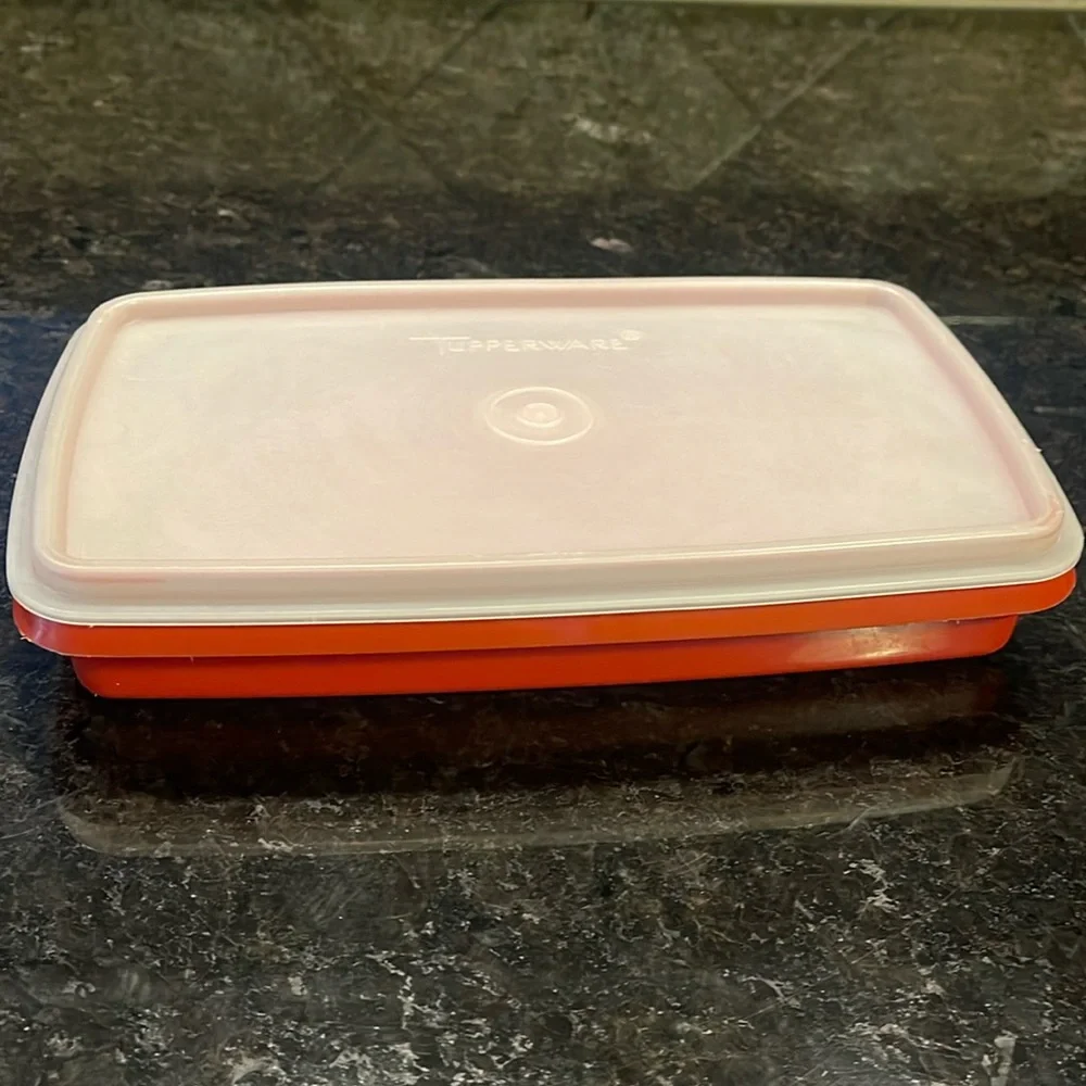 Tupperware Bacon Deli Meat Keeper Storage Container Paprika,  lid #817-14