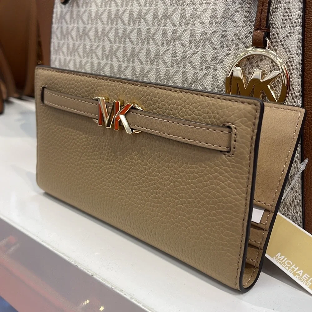 Michael Kors back environmental wallet