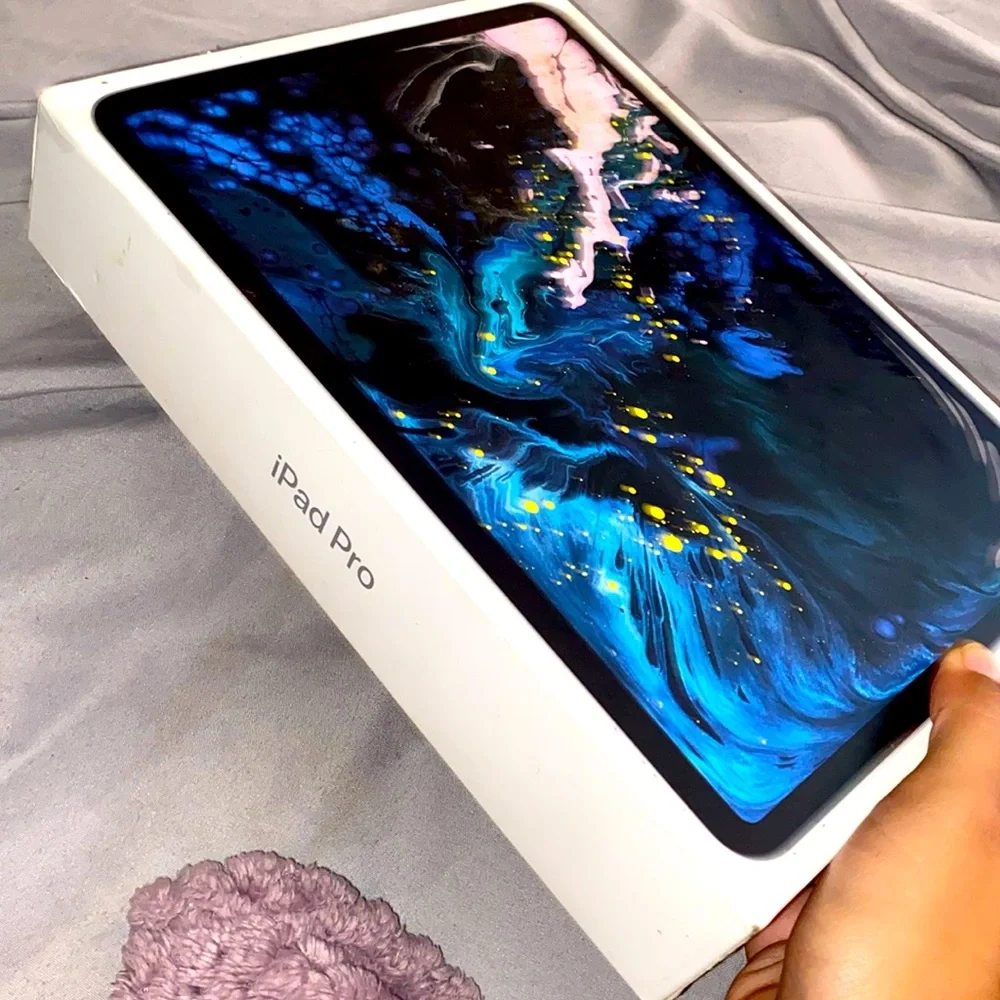 Apple selling brand