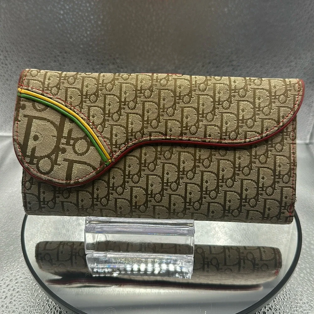 Dior wallet