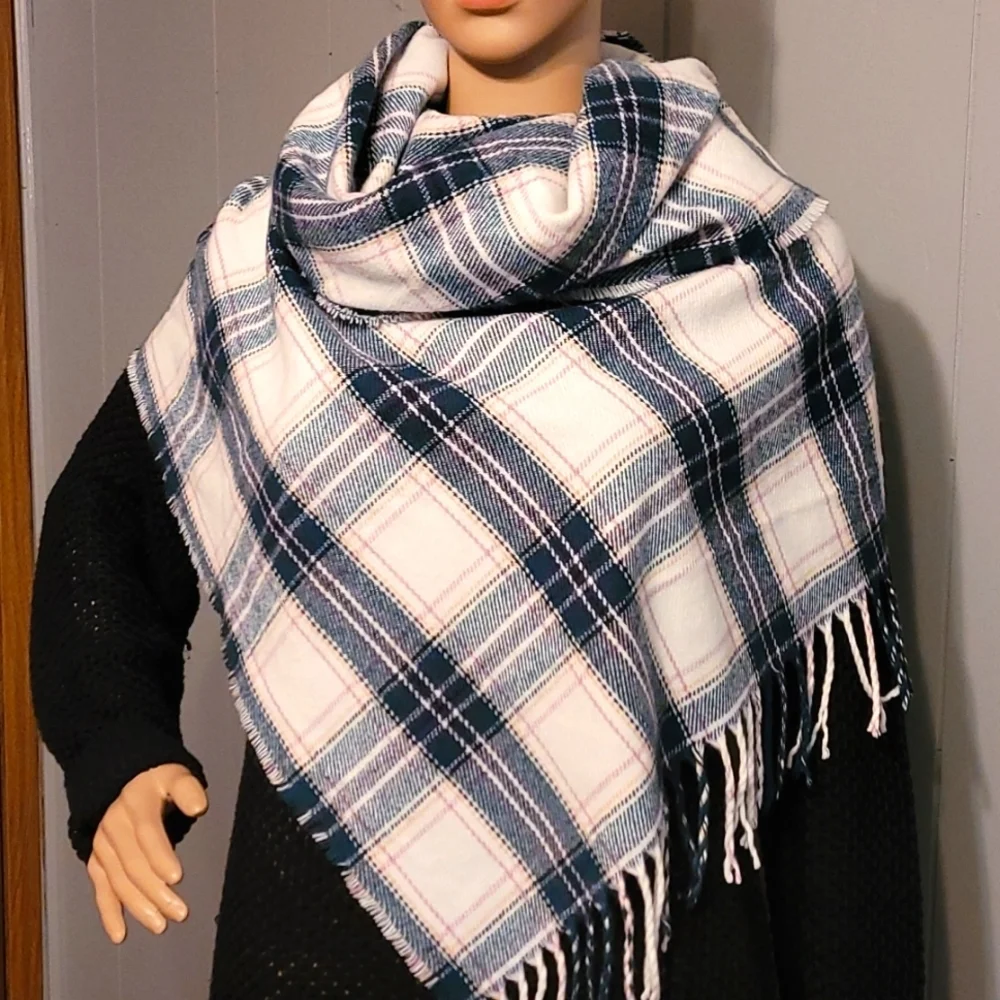 Hunter Green, Ivory & Light Pink Scarf/Wrap