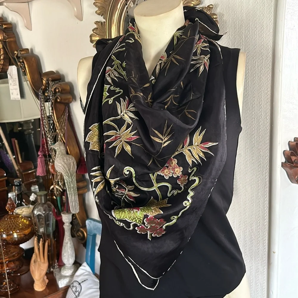 Vintage Exotic Floral Print Scarf
