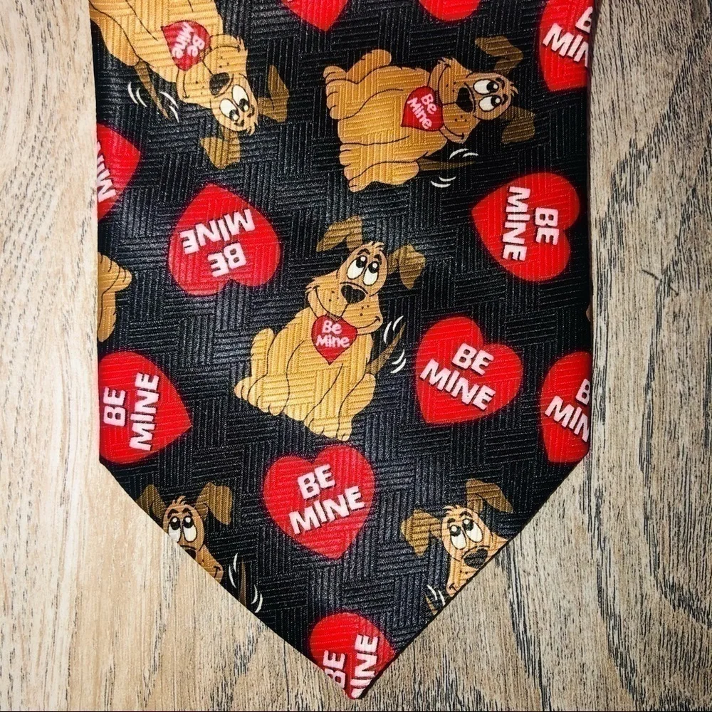 Valentine’s Day Be Mine Red Heart Dog Tie