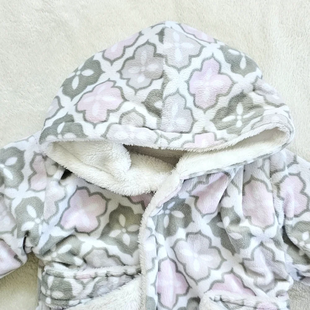 Blankets & Beyond description nwot