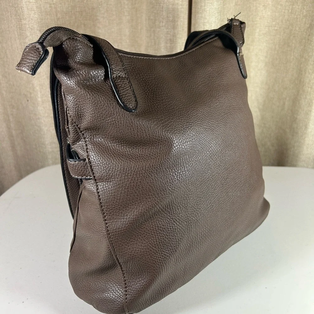 Jaclyn Smith leather smith