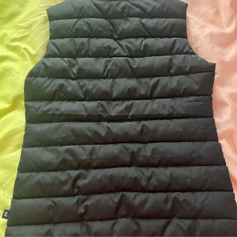 GAP girls puffer vest, size XS EUC!