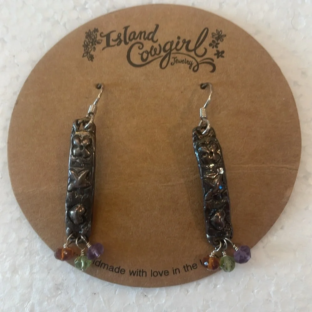 Island cowgirl up forming