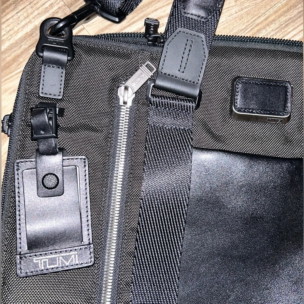 Tumi classic black