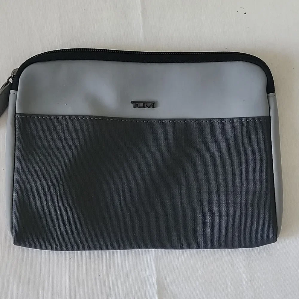 Tumi for Delta Cosmetic Vanity Toiletries Case Toiletry bag