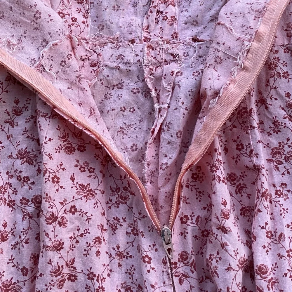Vintage top bust hem