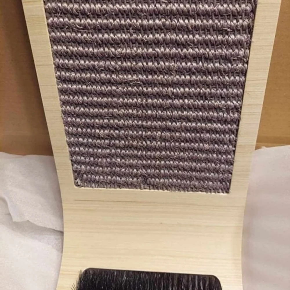 New in box cay scratcher