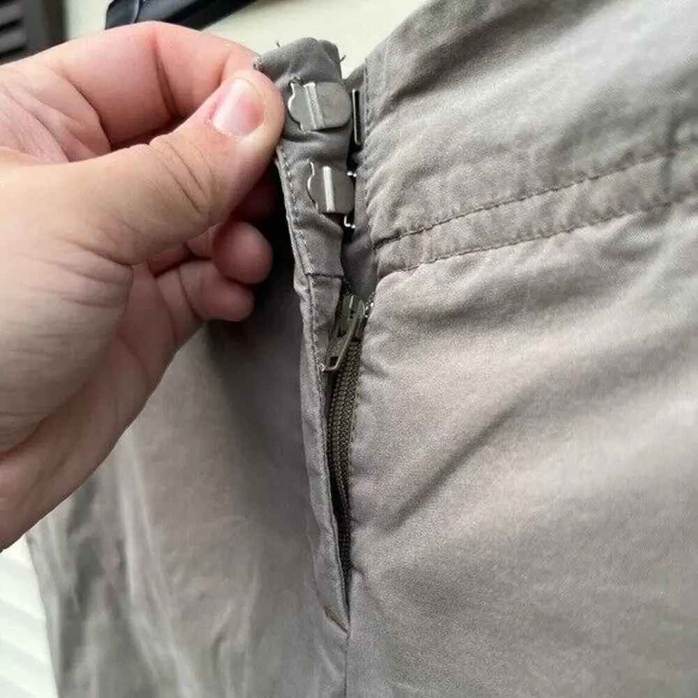 Theory green mid rise Bermuda cuffed shorts with pockets