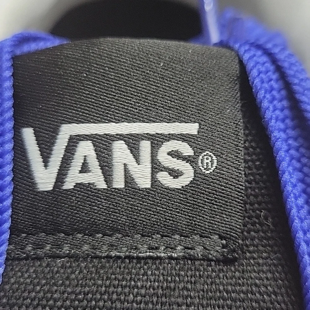 Vans van cruze