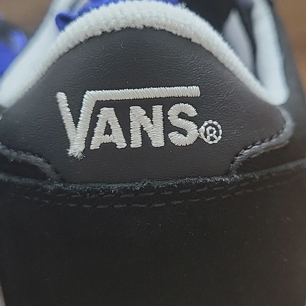 Vans van cruze