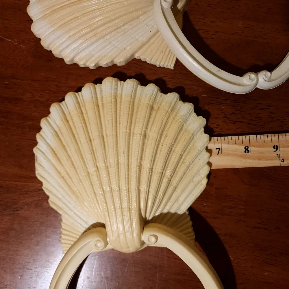 Vintage 1970s Plastic Wall Mounted Homco Sea Shell Towel Rings