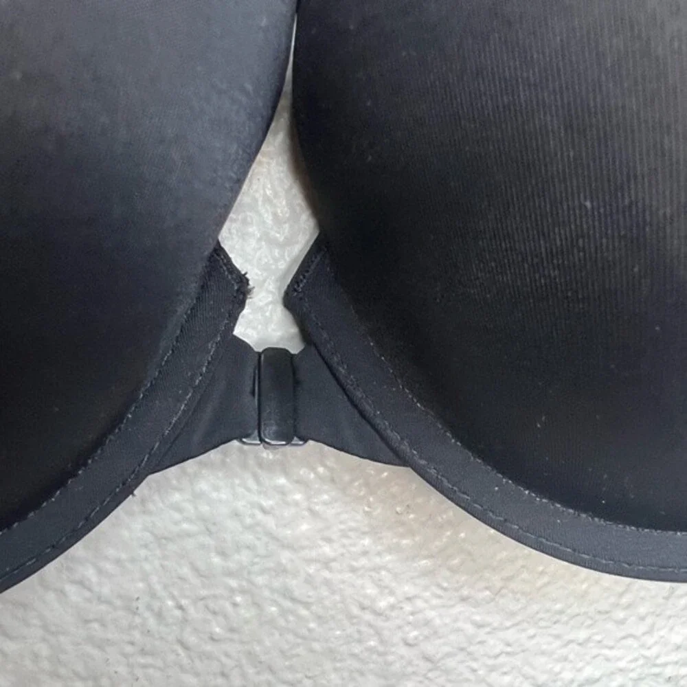 Victoria’s Secret racer Back front clip T-shirt light padding Bra 32D