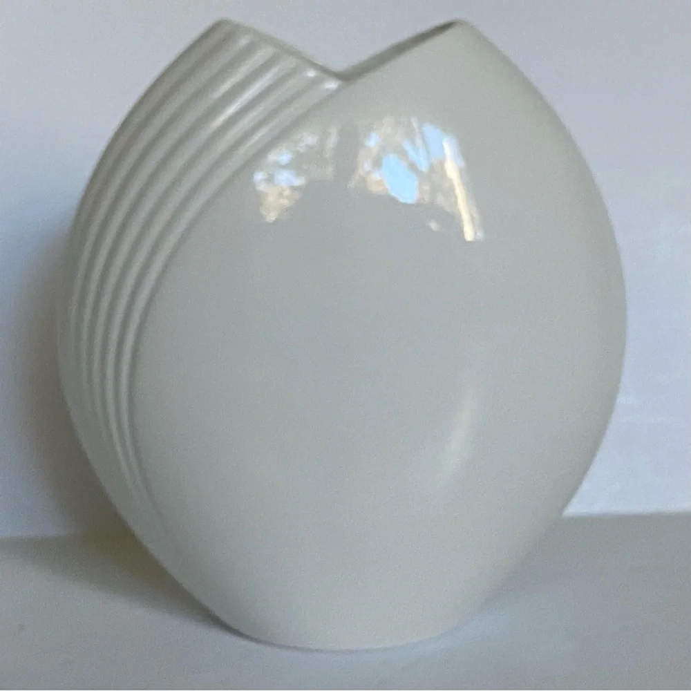 Art Deco Vase Christopher Stuart Tempest Bone China Y1510 White 6.5” Vintage EUC