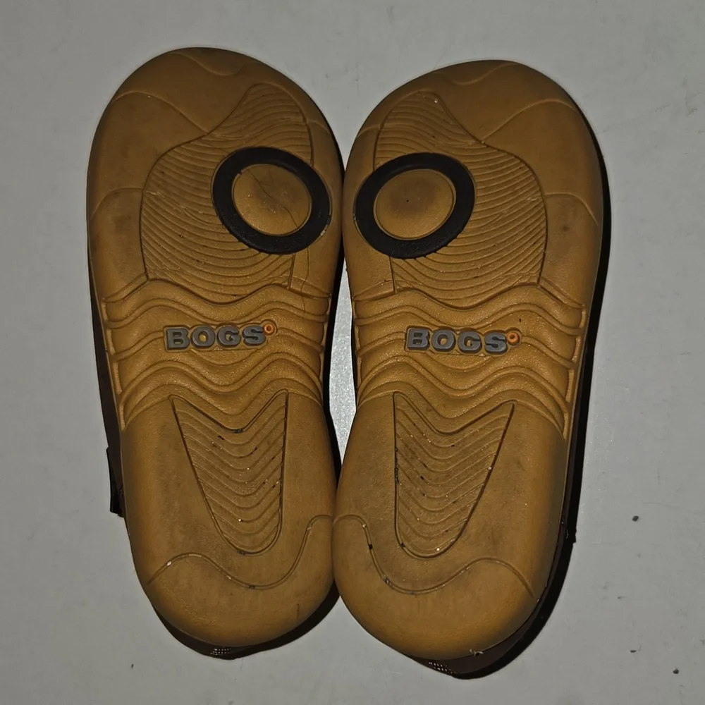 Bogs euc shipped