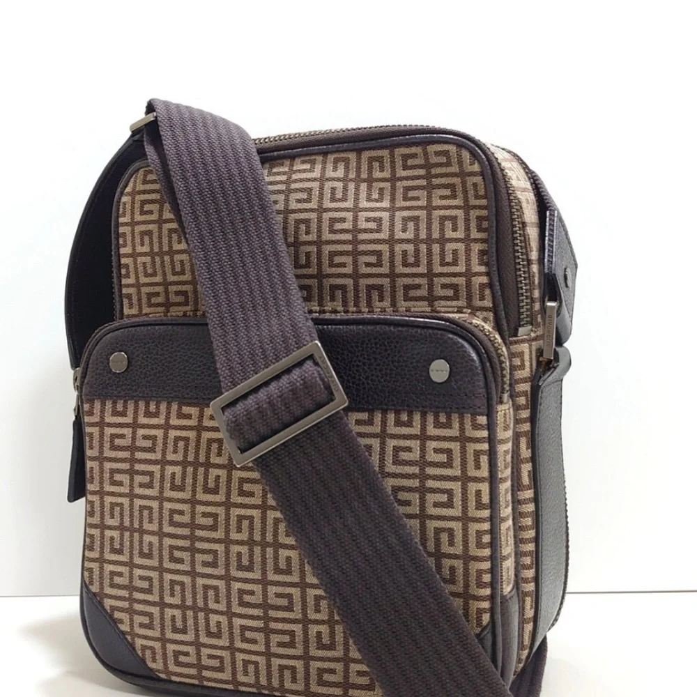 Givenchy *inside inside size