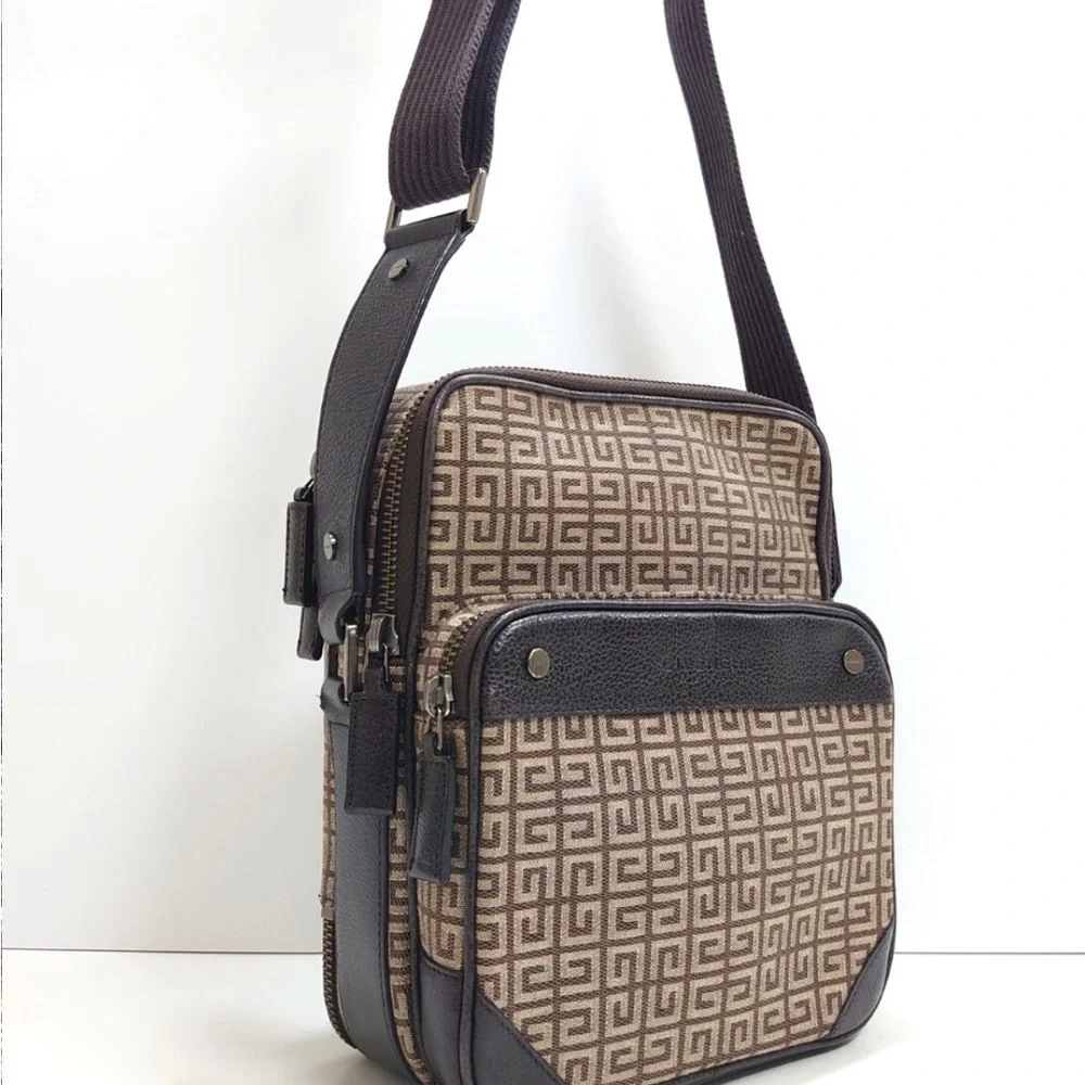 Givenchy compartment approx
