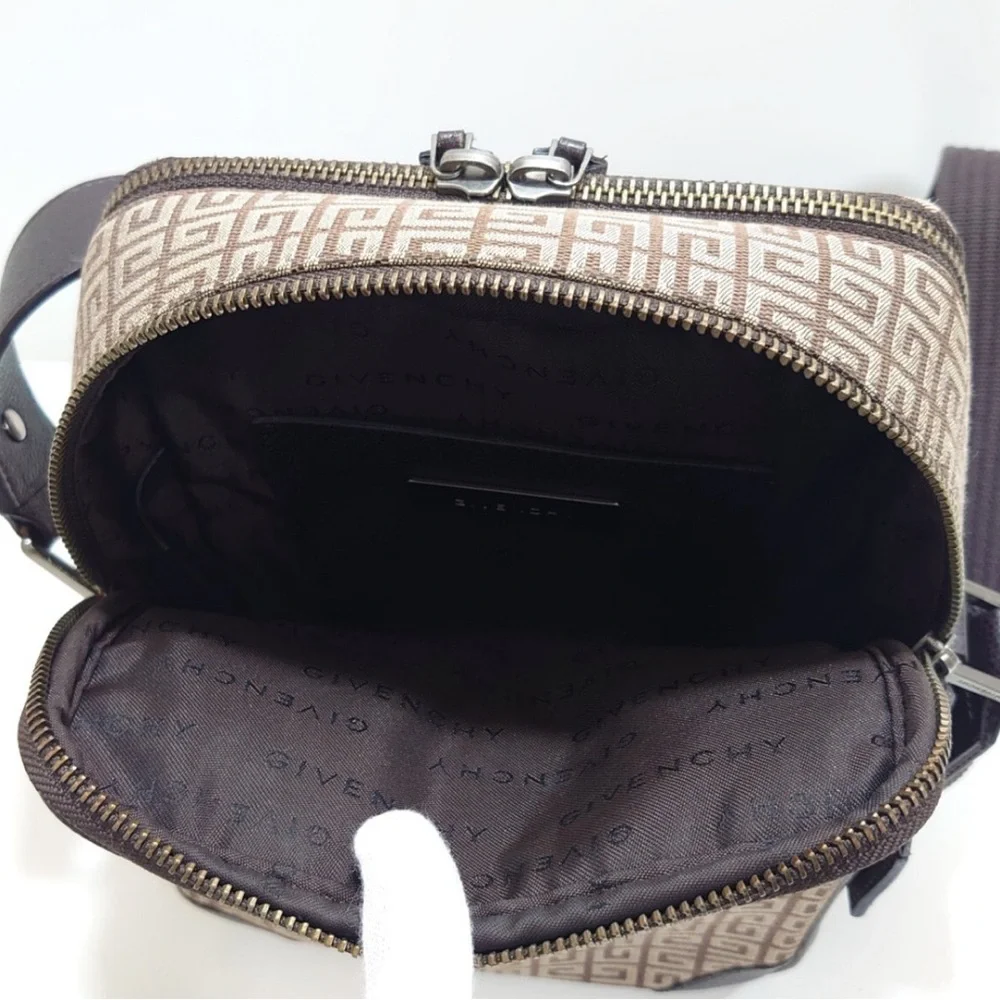Givenchy *depth size
