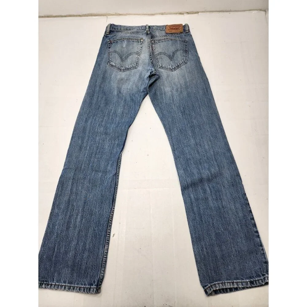 Levis preowned ships