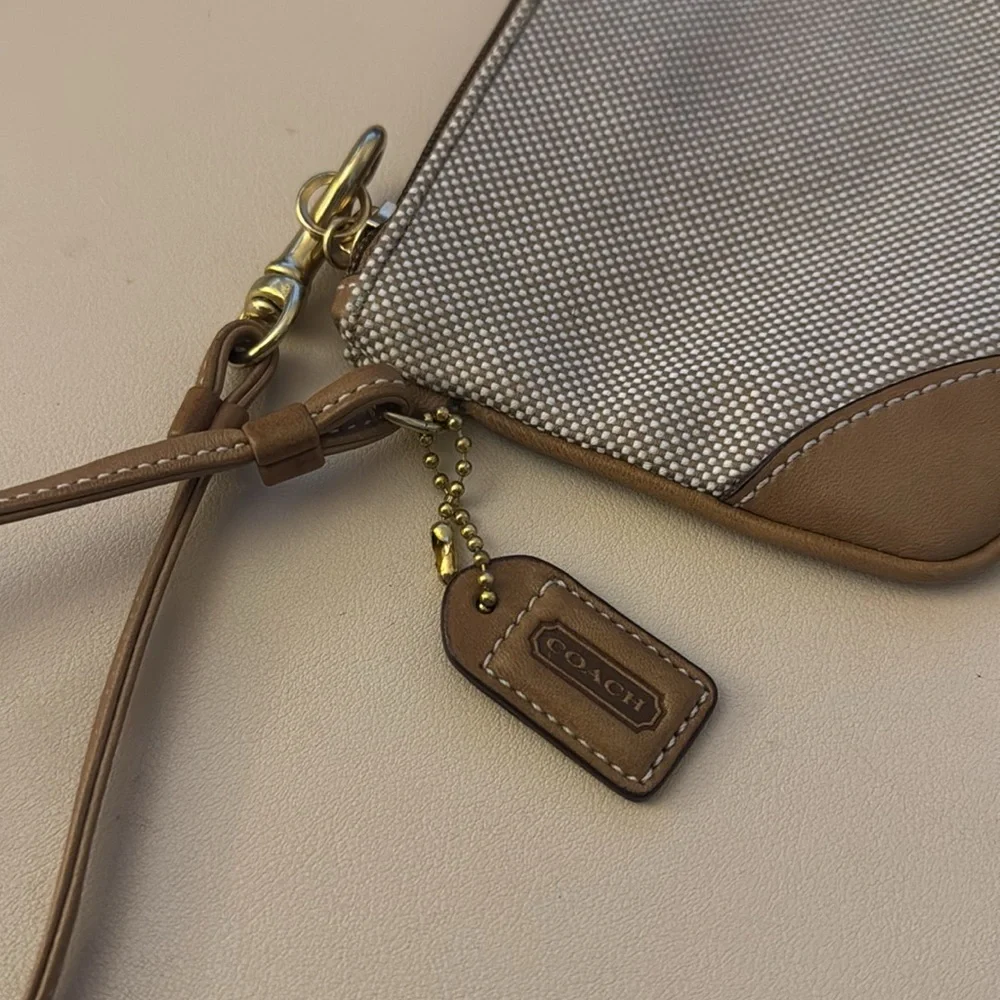 Coach has drop