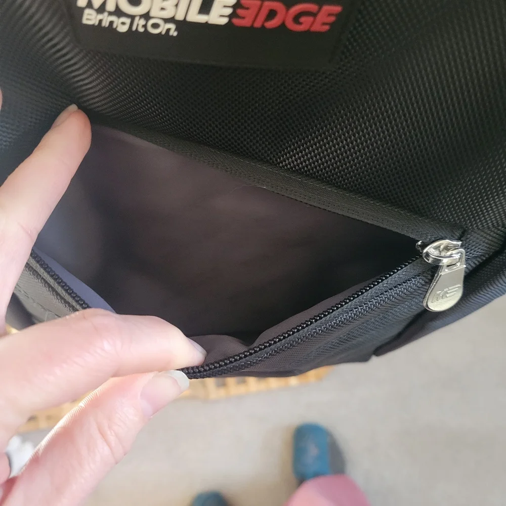 MobileEdge smartpack laptop