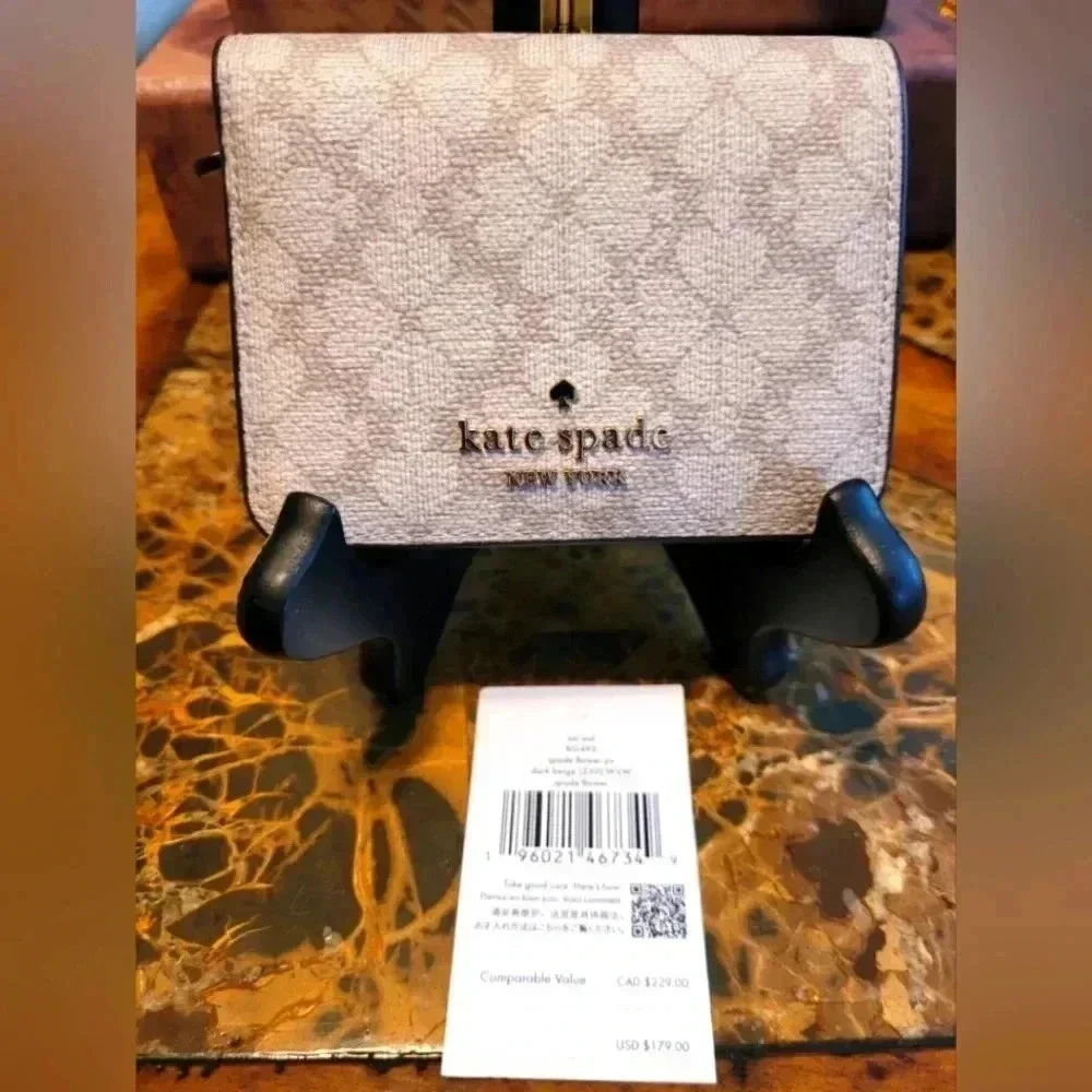 Kate Spade Beige Wallet NWT