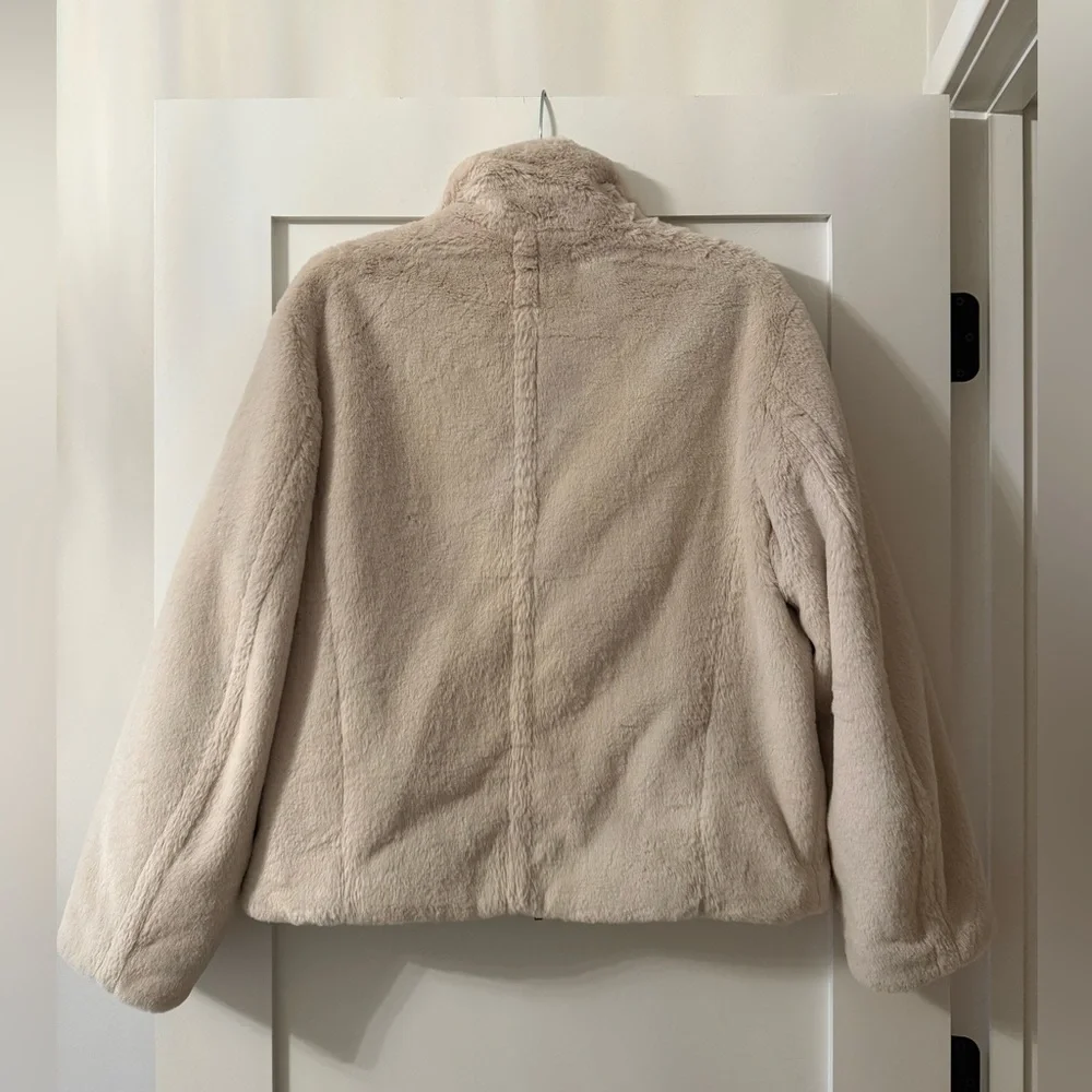 Vince Faux Fur Cream Jacket (Size: Large)