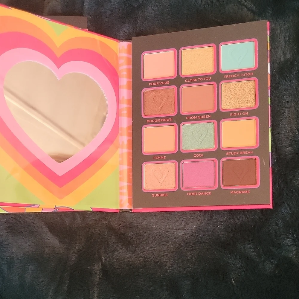 Revolution vibrant makeup