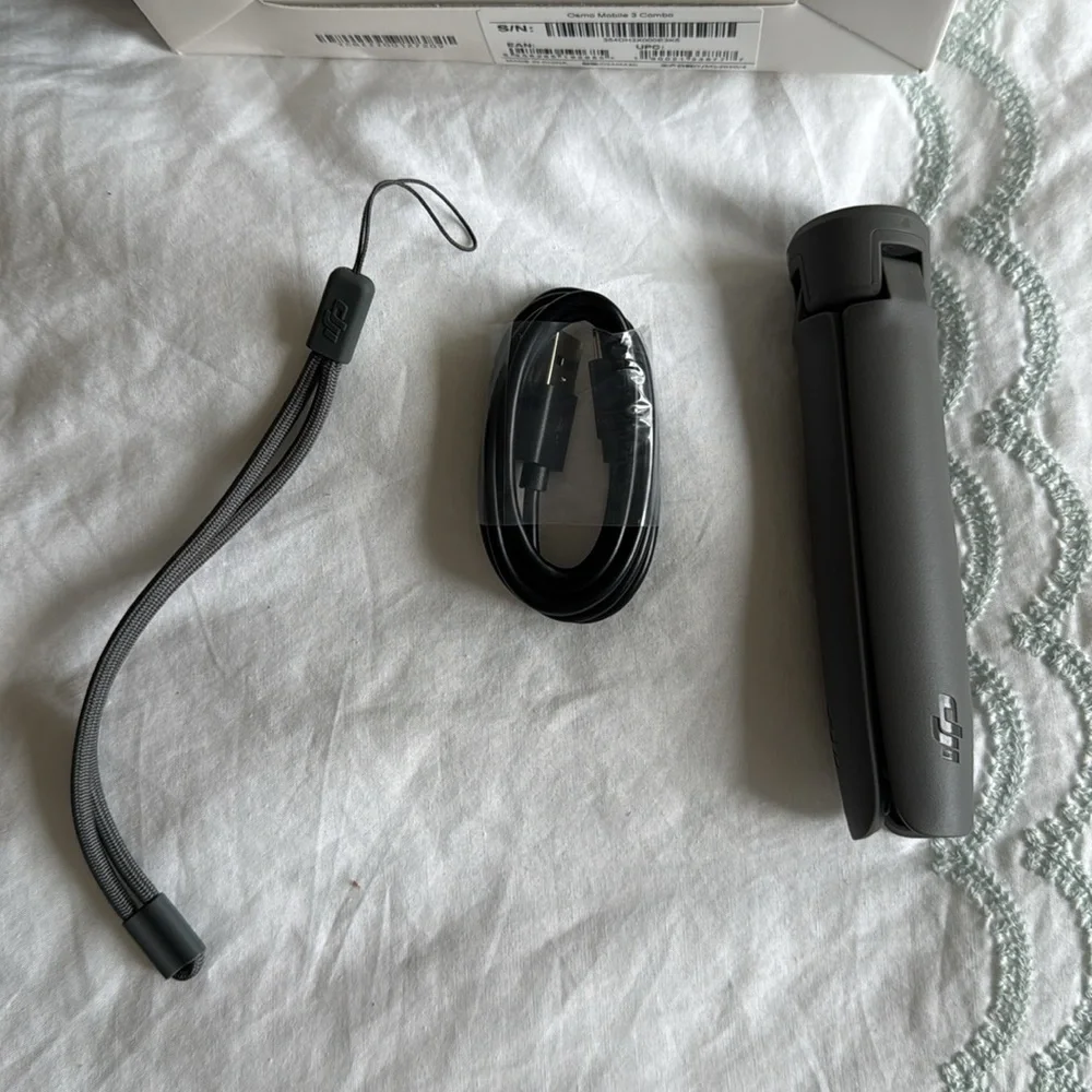 DJI Osmo 3 Combo Kit Stabalizier Gimbal for Smartphone - Original Box Included