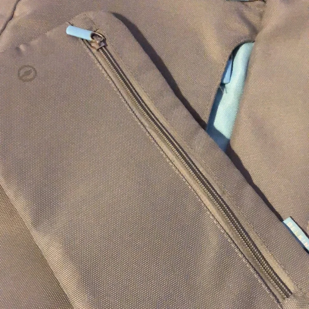 Grey Belkin laptop backpack